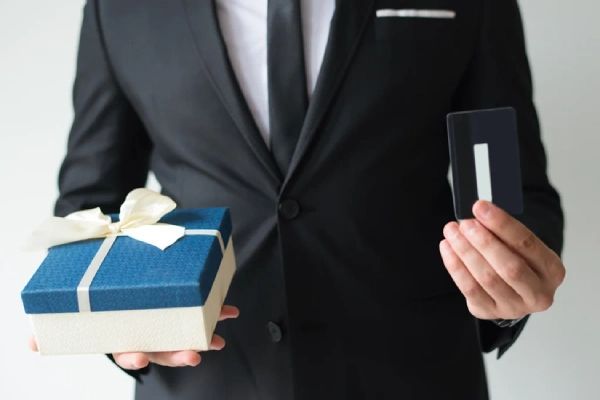چطور هدیه سازمانی را متناسب با بودجه انتخاب کنیم؟