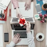 انتخاب-بهترین-هدیه-برای-همکار-خانم-و-آق